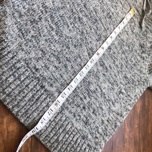 Athleta Traverse City merino wool cowl neck sweater in a marled gray color - Picture 12 of 12